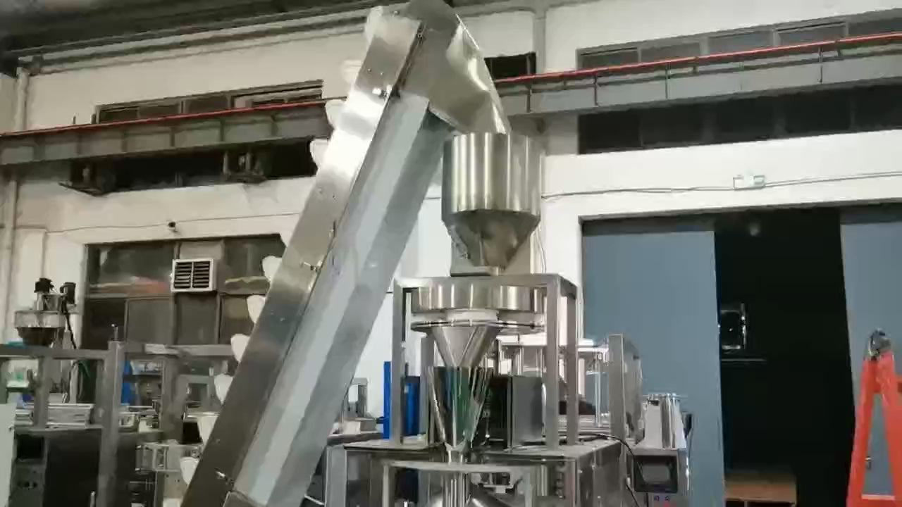 KL-520 vertical form-fill-seal machine running demonstration — 30–80 bags/min, PLC servo control, automatic filling, sealing and counting for granule, powder and food packaging lines. Medium bag particles, rice, toothed, insert foot back sealed bag, KL520, measuring cup, vertical.