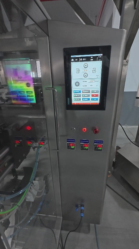 High-speed packaging machine.For food industry.