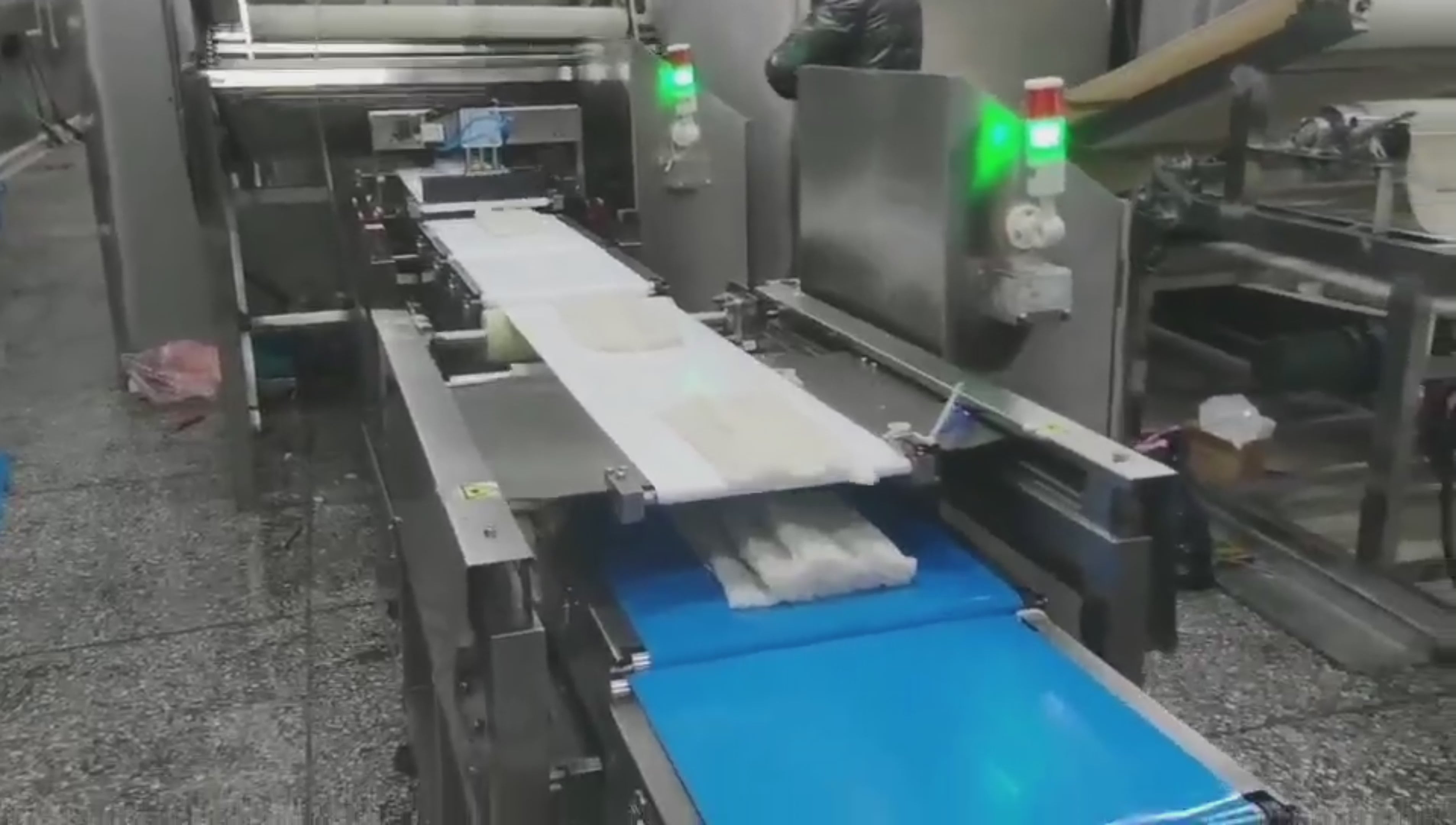 Bottom film flow wrapper with perforated bag option for  Rice Noodle Packaging packaging